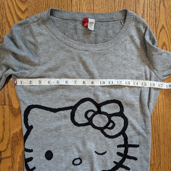 H&M x HELLO KITTY Grey Long Oversized Sweater size 4 - Picture 5 of 7